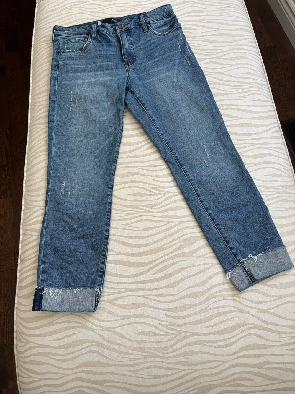 Kut from the Kloth Women's Boyfriend Jeans in Light Blue Wash